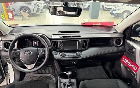 Toyota RAV4, 2019 год, 1 720 000 рублей, 7 фотография
