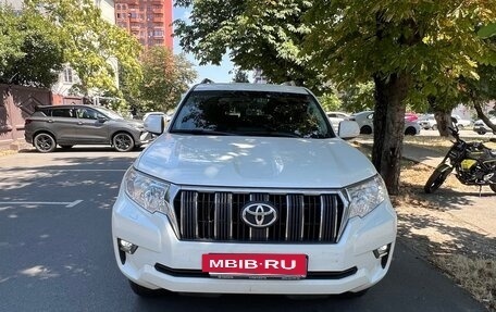 Toyota Land Cruiser Prado 150 рестайлинг 2, 2018 год, 4 300 000 рублей, 2 фотография