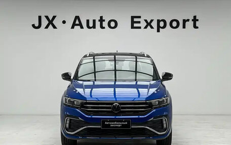 Volkswagen T-Roc I, 2023 год, 1 740 000 рублей, 2 фотография