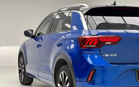 Volkswagen T-Roc I, 2023 год, 1 740 000 рублей, 9 фотография