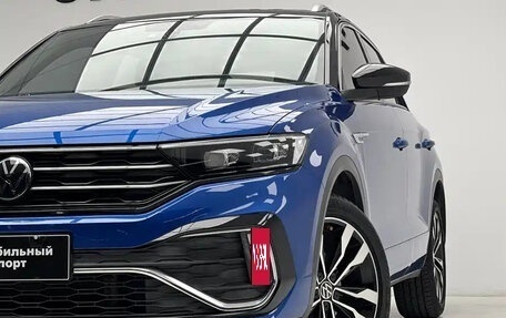 Volkswagen T-Roc I, 2023 год, 1 740 000 рублей, 6 фотография