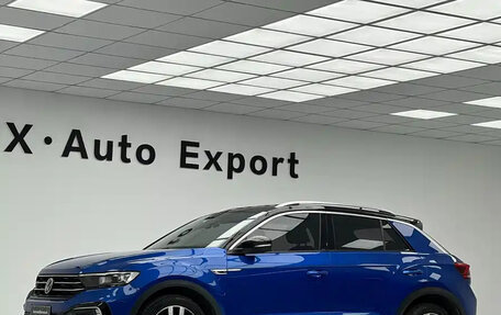 Volkswagen T-Roc I, 2023 год, 1 740 000 рублей, 12 фотография