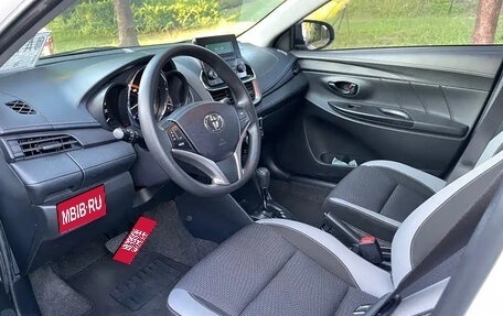 Toyota Yaris, 2022 год, 1 145 000 рублей, 7 фотография