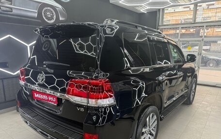 Toyota Land Cruiser 200, 2018 год, 8 000 000 рублей, 2 фотография