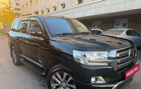 Toyota Land Cruiser 200, 2018 год, 8 000 000 рублей, 4 фотография