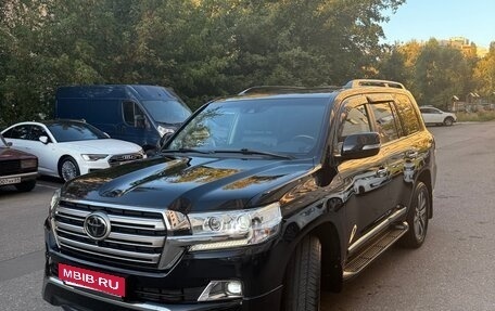 Toyota Land Cruiser 200, 2018 год, 8 000 000 рублей, 7 фотография
