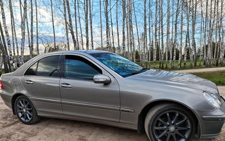 Mercedes-Benz C-Класс, 2006 год, 440 000 рублей, 2 фотография