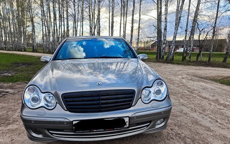 Mercedes-Benz C-Класс, 2006 год, 440 000 рублей, 3 фотография