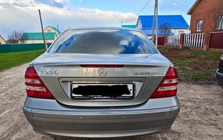 Mercedes-Benz C-Класс, 2006 год, 440 000 рублей, 5 фотография