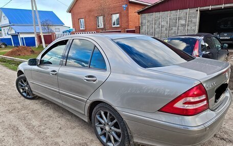 Mercedes-Benz C-Класс, 2006 год, 440 000 рублей, 4 фотография