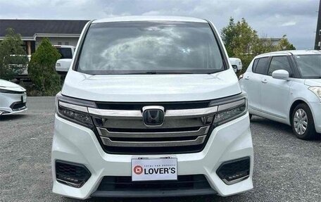 Honda Stepwgn IV, 2018 год, 1 800 000 рублей, 2 фотография