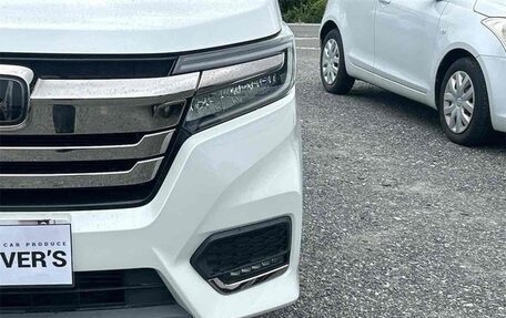 Honda Stepwgn IV, 2018 год, 1 800 000 рублей, 3 фотография