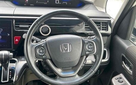 Honda Stepwgn IV, 2018 год, 1 800 000 рублей, 9 фотография