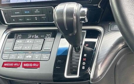 Honda Stepwgn IV, 2018 год, 1 800 000 рублей, 10 фотография