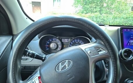 Hyundai ix35 I рестайлинг, 2010 год, 700 000 рублей, 32 фотография