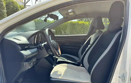 Toyota Yaris, 2022 год, 1 214 316 рублей, 9 фотография