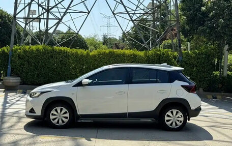 Toyota Yaris, 2022 год, 1 214 316 рублей, 5 фотография