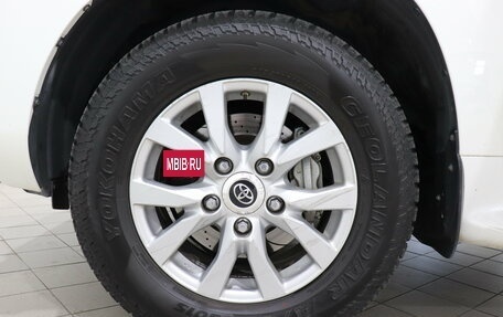Toyota Land Cruiser 200, 2015 год, 4 980 000 рублей, 10 фотография