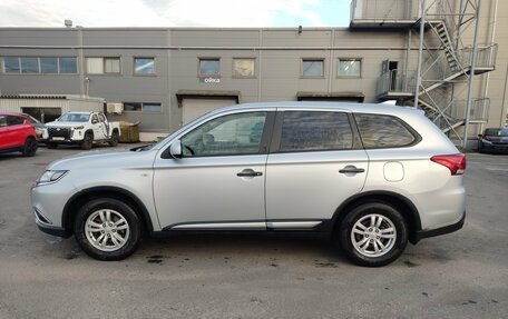 Mitsubishi Outlander III рестайлинг 3, 2018 год, 1 599 000 рублей, 8 фотография