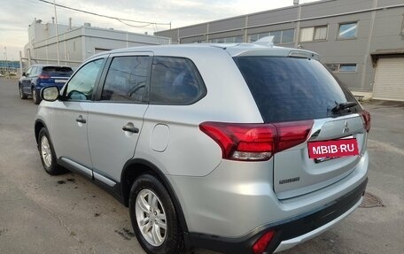 Mitsubishi Outlander III рестайлинг 3, 2018 год, 1 599 000 рублей, 7 фотография