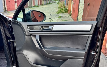 Volkswagen Touareg III, 2011 год, 3 000 000 рублей, 10 фотография