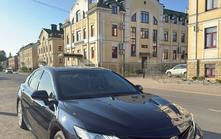 Toyota Camry, 2020 год, 2 750 000 рублей, 4 фотография