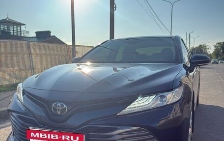 Toyota Camry, 2020 год, 2 750 000 рублей, 3 фотография