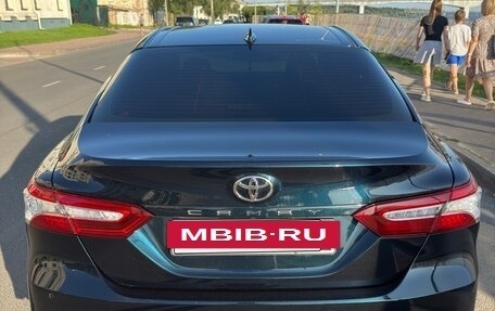 Toyota Camry, 2020 год, 2 750 000 рублей, 15 фотография