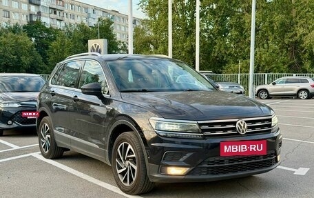 Volkswagen Tiguan II, 2018 год, 2 349 000 рублей, 2 фотография