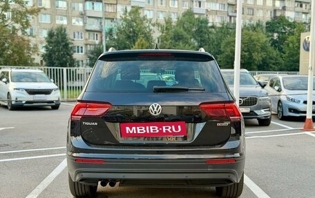 Volkswagen Tiguan II, 2018 год, 2 349 000 рублей, 8 фотография