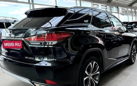 Lexus RX IV рестайлинг, 2019 год, 4 900 000 рублей, 6 фотография