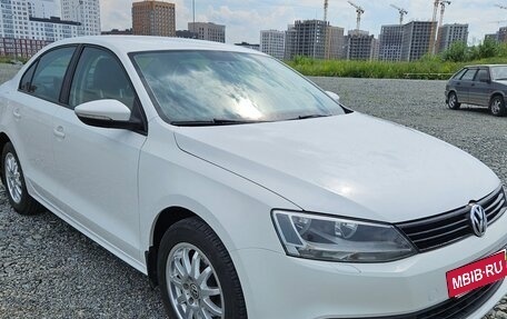 Volkswagen Jetta VI, 2012 год, 905 000 рублей, 3 фотография