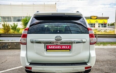Toyota Land Cruiser Prado 150 рестайлинг 2, 2015 год, 2 988 000 рублей, 6 фотография