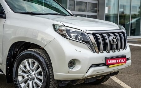 Toyota Land Cruiser Prado 150 рестайлинг 2, 2015 год, 2 988 000 рублей, 10 фотография