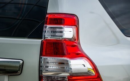 Toyota Land Cruiser Prado 150 рестайлинг 2, 2015 год, 2 988 000 рублей, 13 фотография