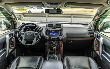 Toyota Land Cruiser Prado 150 рестайлинг 2, 2015 год, 2 988 000 рублей, 14 фотография