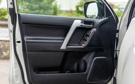 Toyota Land Cruiser Prado 150 рестайлинг 2, 2015 год, 2 988 000 рублей, 30 фотография