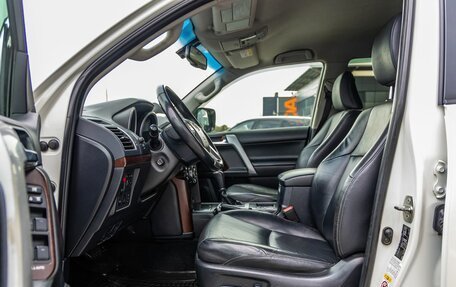 Toyota Land Cruiser Prado 150 рестайлинг 2, 2015 год, 2 988 000 рублей, 31 фотография