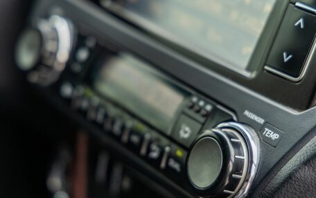 Toyota Land Cruiser Prado 150 рестайлинг 2, 2015 год, 2 988 000 рублей, 34 фотография