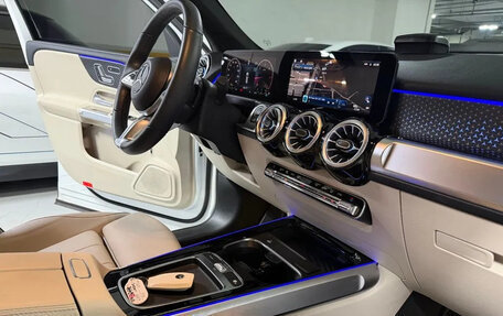Mercedes-Benz GLB, 2023 год, 2 850 000 рублей, 11 фотография