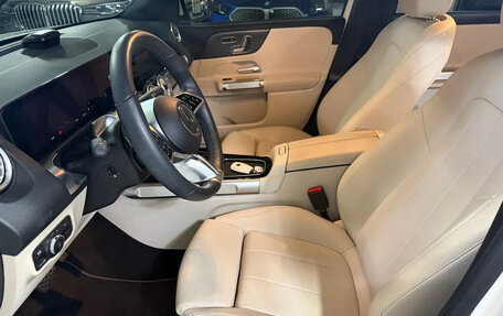 Mercedes-Benz GLB, 2023 год, 2 850 000 рублей, 12 фотография