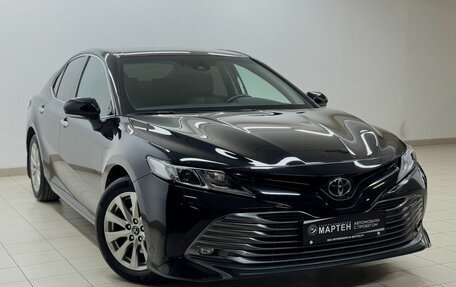 Toyota Camry, 2018 год, 2 639 000 рублей, 3 фотография