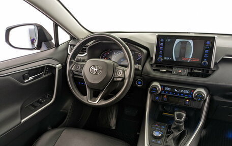 Toyota RAV4, 2019 год, 3 555 000 рублей, 26 фотография