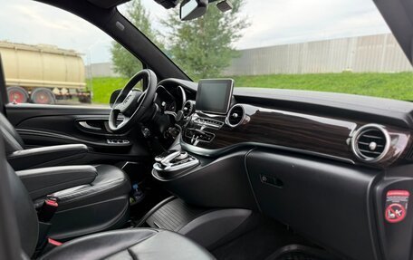 Mercedes-Benz V-Класс, 2018 год, 7 000 000 рублей, 4 фотография