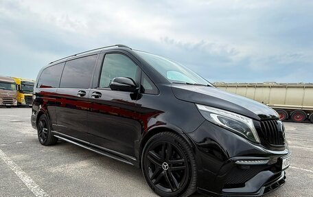 Mercedes-Benz V-Класс, 2018 год, 7 000 000 рублей, 2 фотография