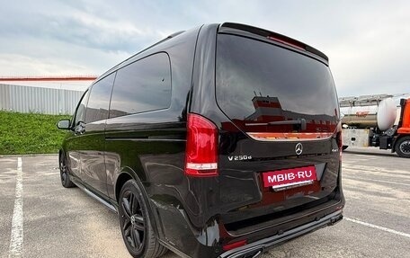Mercedes-Benz V-Класс, 2018 год, 7 000 000 рублей, 3 фотография