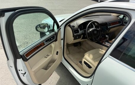 Volkswagen Touareg III, 2012 год, 2 420 000 рублей, 12 фотография