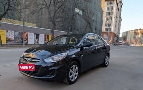 Hyundai Solaris II рестайлинг, 2013 год, 770 000 рублей, 2 фотография