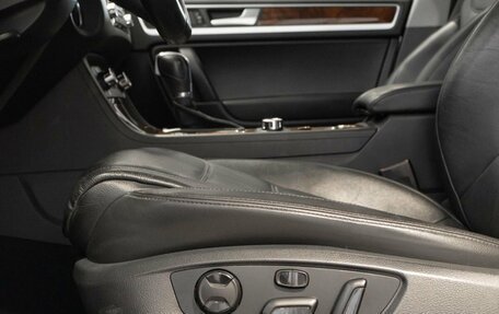 Volkswagen Touareg III, 2012 год, 1 865 000 рублей, 10 фотография