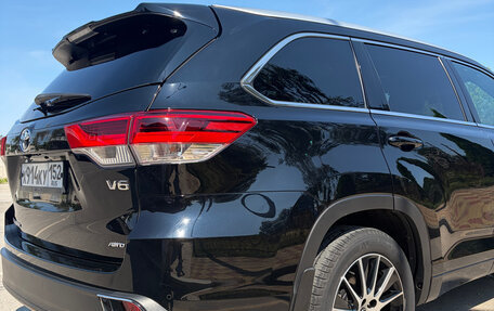 Toyota Highlander III, 2019 год, 3 400 000 рублей, 4 фотография